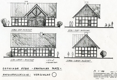 Vier schwarz-weiß Skizzen mit verschiedenen Ansichten eines kleinen Fachwerkhauses eines Planungsbüros.