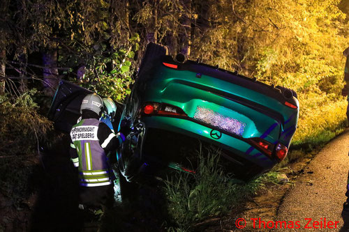 Feuerwehr; Blaulicht; BFV Knittelfeld; PKW; Auto; Unfall; FF Apfelberg;