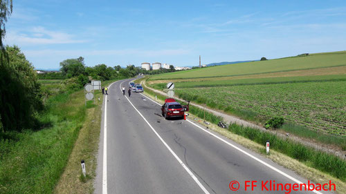 Feuerwehr, Blaulicht, FF Klingenbach, Unfall, PKW, Motorrad, B16