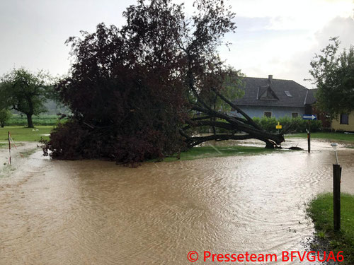 Feuerwehr; Blaulicht; BFVGU Abschnitt 6; Unwetter; Graz-Umgebung;
