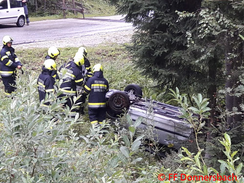 Feuerwehr, Blaulicht, FF Donnersbach, PKW, Überschlag, Planneralmstraße