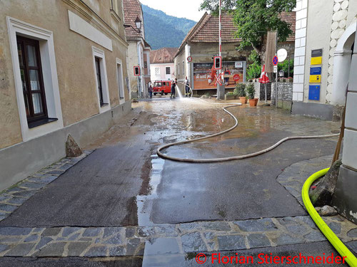 Feuerwehr, Blaulicht, FF Weißenkirchen, Unwetter, Felssturz