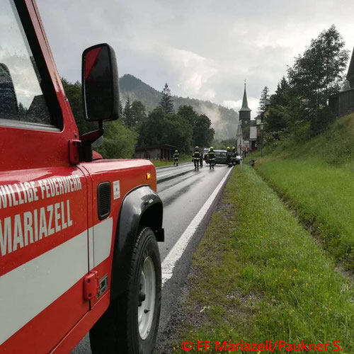 Feuerwehr; Blaulicht; FF Mariazell; PKW; Unfall; Fahrzeugberung; B20; Wegscheid;