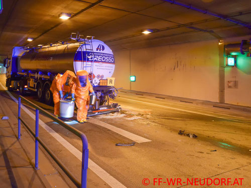 Feuerwehr, Blaulicht, FF Wiener Neudorf, Tunnel, S1, Vösendorf, LKW, Gefahrenstoff, Gefahrengut