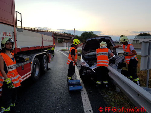 Feuerwehr, Blaulicht, FF Grafenwörth, Verkehrsunfall, Abfahrt, S5