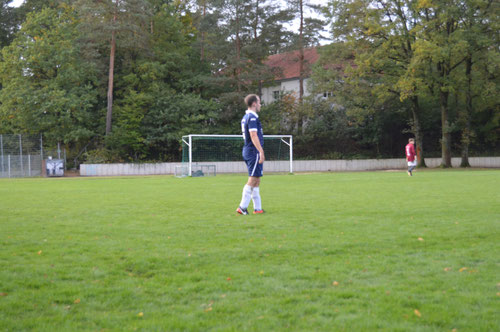 Der "Center" Malte Hawerkamp setzte die taktischen Vorgaben des Trainerteams mit Bravour und Fleißsternchen um und erarbeitete sich den Titel "Man of the Match" redlich.