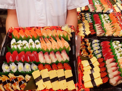 千代田区のイベント会場にお寿司をお届けしました。お寿司の出前は京山にお任せください