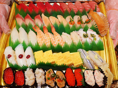 年末年始休まず営業します　江東区全域お届けします　寿司の出前