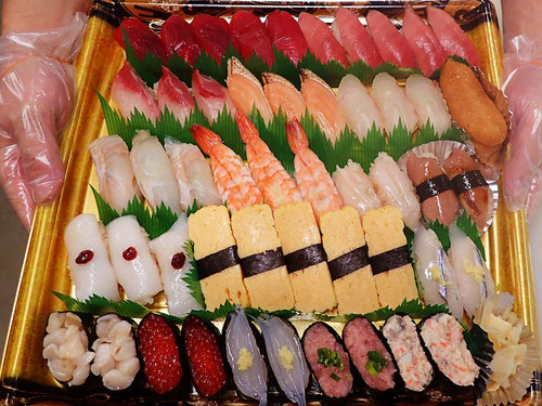 千代田区の法人のお客様へお寿司の宅配をしました。まとまった注文でも対応します。請求書も可能です!