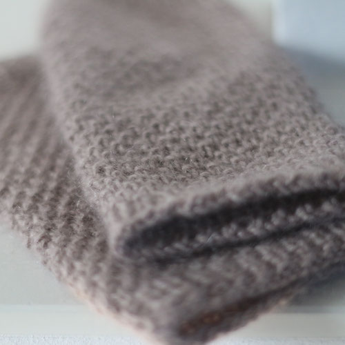 Strickanleitung für Handstulpen aus Wolle von Lamana