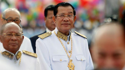 Le Premier ministre du Cambodge Hun Sen, à l'occasion de la célébration du 64e anniversaire de l'indépendance de la France, le 9 novembre 2017. (REUTERS/Samrang Pring)