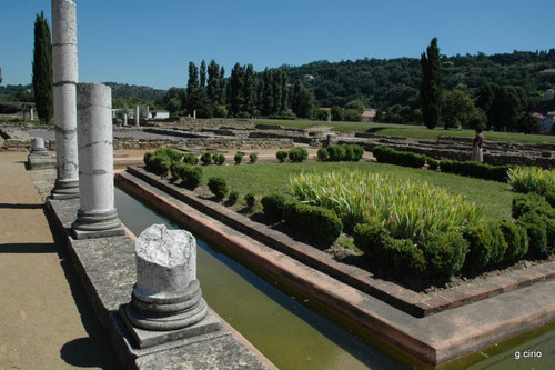 Ruines de St. Romain en Gal (cliquez sur l'image)