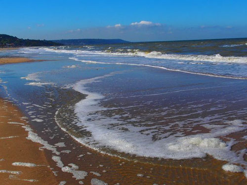 der breite, fast unendliche Sandstrand von Deauville