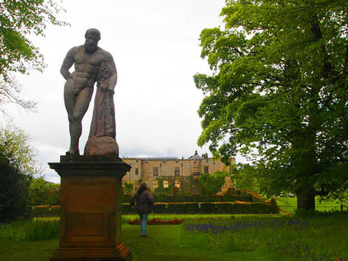 die Hauptachse des Parks - zurück zum Castle