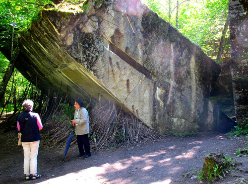 mächtige Bunker-Trümmer