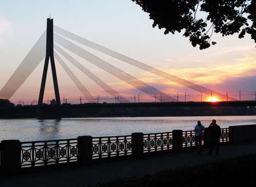 Sonnenuntergang an der Düna - unser Stellplatz für Nacht direkt daneben....