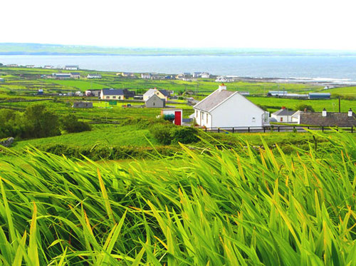 Blick auf Lahinch am Atlantik