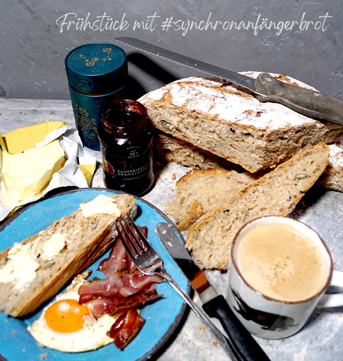 Frühstück mit synchron gebackenem Anfangerbrot nach Marcel Paa