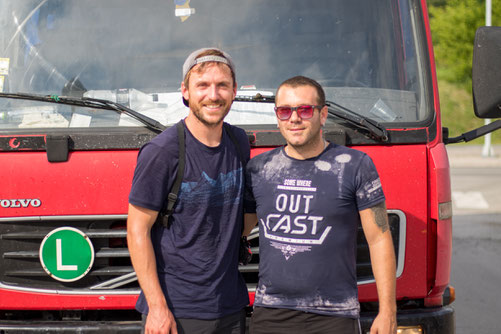 Bastian and truck driver Ivan in Pirot, Serbia