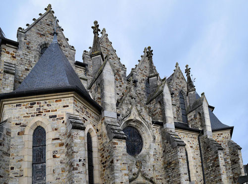       Le 28 juillet 1892, la première pierre était posée
