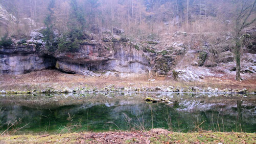 Klumpertal, Eis, Frost, Winter, Teich, See, Urlaub, Ferien, Ausflug, Wanderung, Radtour, Franken, Fränkische Schweiz, Oberfranken, Bayern, Eiszapfen, Felsen