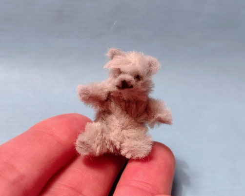Mini-Teddy aus Pfeifenputzer Anleitung