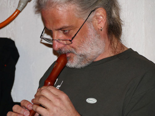 ... Jörg, der längste der Grauhoorigen mit dem kleinsten Instrument