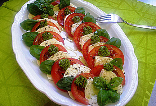 Tomate- Mozzarella mit Bärlauch- Aufstrich