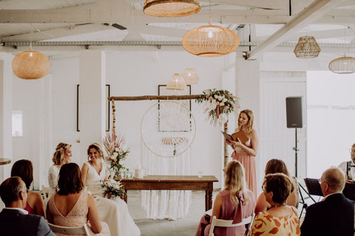 Tiny Wedding von Anne & Antje mit Katharina von Diverse Diamonds