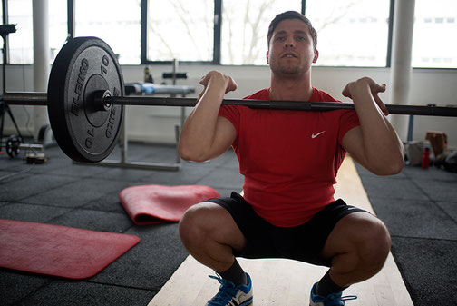 Frontkniebeuge, Front Squats, Peter Simon Personaltrainer Athletiktrainer Trainingsplanung