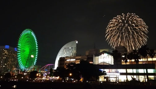 横浜港花火（臨港パーク打上）
