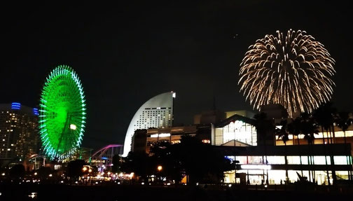 横浜港花火（臨港パーク打上）