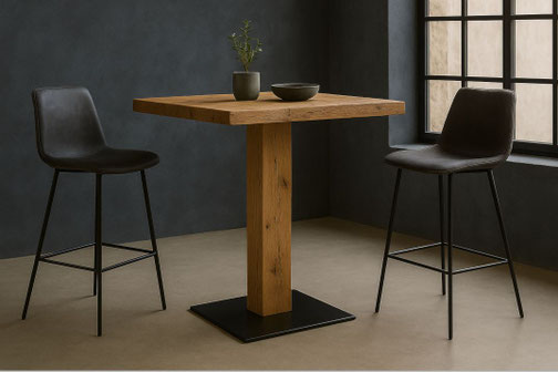 Stehtisch ST8 aus massiver Eiche mit zentralem Holzfuß und schwarzer Bodenplatte im modernen Design