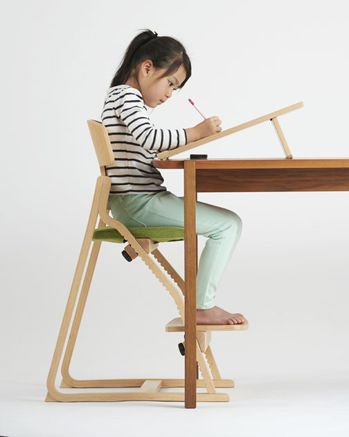 姿勢を守る20° - アップライトチェアのシャルドネ甲府