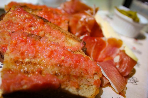 Mallorca, Spanien, Balearen, Reisetipps, Highlights, Die Traumreiser, Essen, Brot, Tomaten