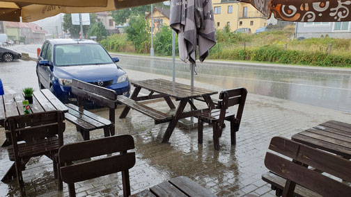 Saftiger Wolkenbruch - Pizza trotzdem gegessen...