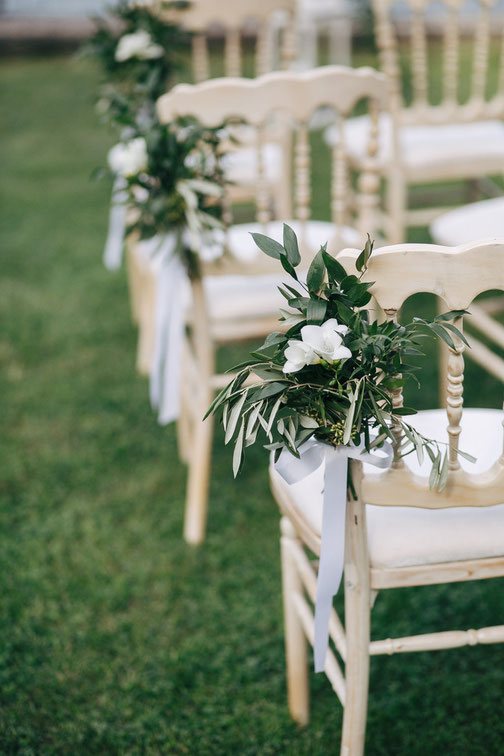 Addobbi floreali matrimonio sedie