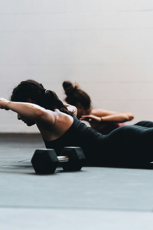 BE STRONG: Selbstverteidigung und Fitness für Frauen. Selbstverteidigungskurs für Frauen in Zürich Oerlikon. Selbstverteidigungskurse für Frauen in Zürich Oerlikon