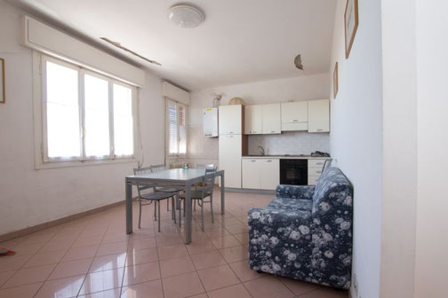 interno di una casa salotto cucina