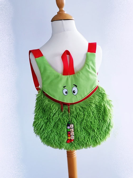 Kinderrucksack Smilla, Kuschelrucksack mit Augen, grün-rot, personalisiert,