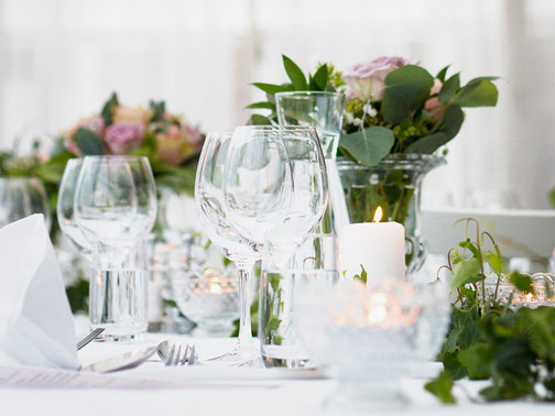 Gedeckter Tisch für ein Event