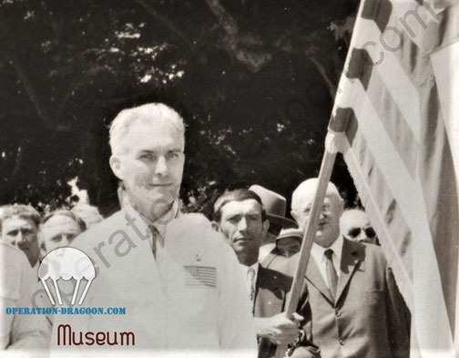 Bill NICKERSON, sur la place des Arcs le jour ou il fut déclaré citoyen d'honneur de la ville. 1971