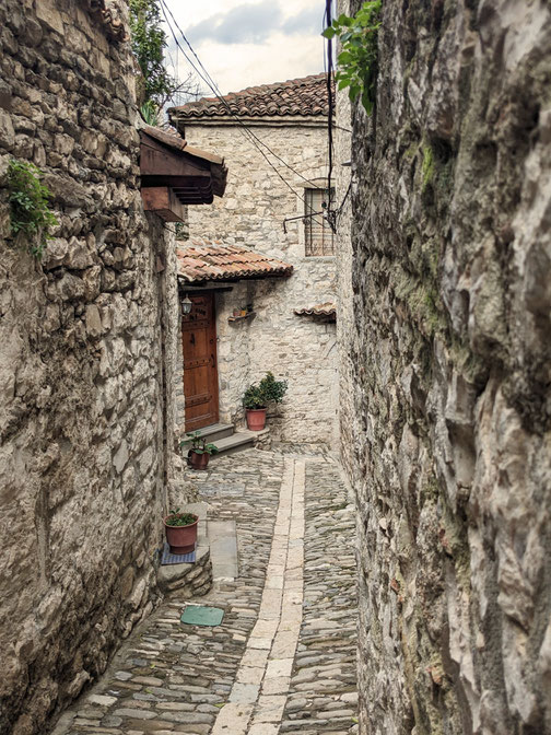 Narrow allays in Berat´s old town