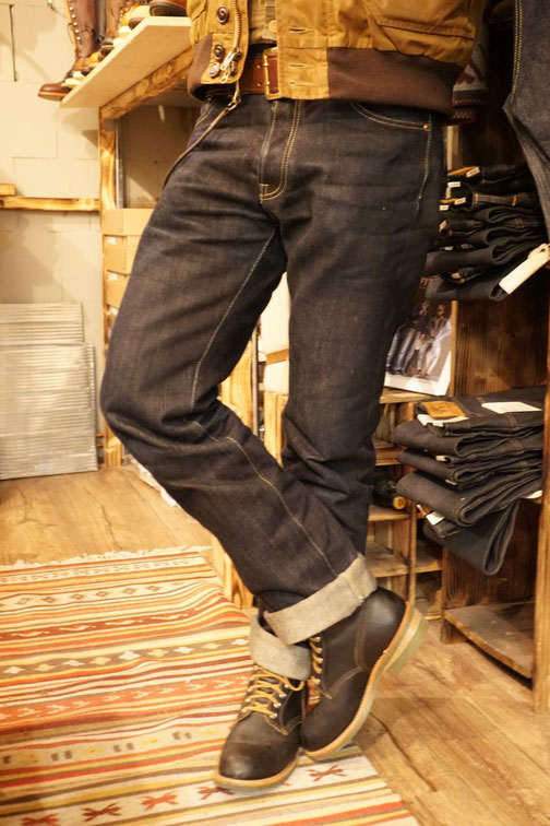 Clothing FOUR ACES Raw Denim, Red Wing Shoes und Heritage