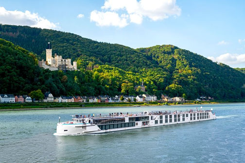 Die Riverside Debussy auf dem Fluss Rhein