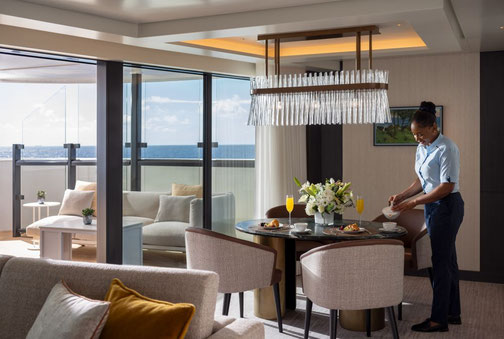 Room Service an Bord von The Ritz-Carlton Yacht Collection