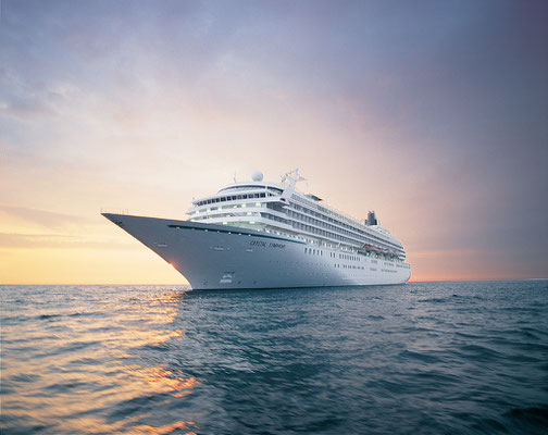 Crystal Symphony auf offenem Meer im Sonnenuntergang