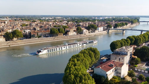 Die Riverside Ravel auf dem Fluss Rhône in Frankreich