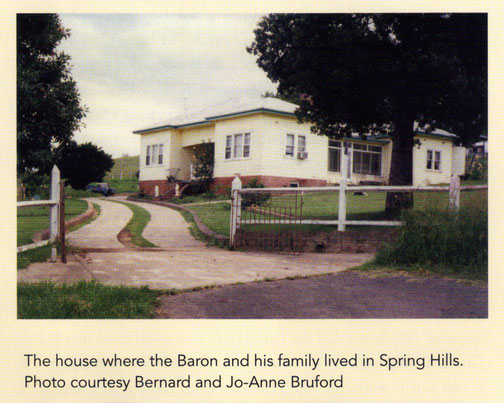 This house is near Camden, S-W of Sydney, Australia.  Courtesy of Glow International magazine - Winter 2019.