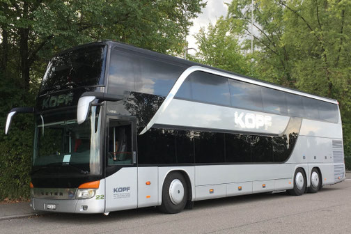Reisebus von Kopfreisen - zusammen mit unserem Transportpartner organisieren wir Ihre Anreise ins Klassenlager